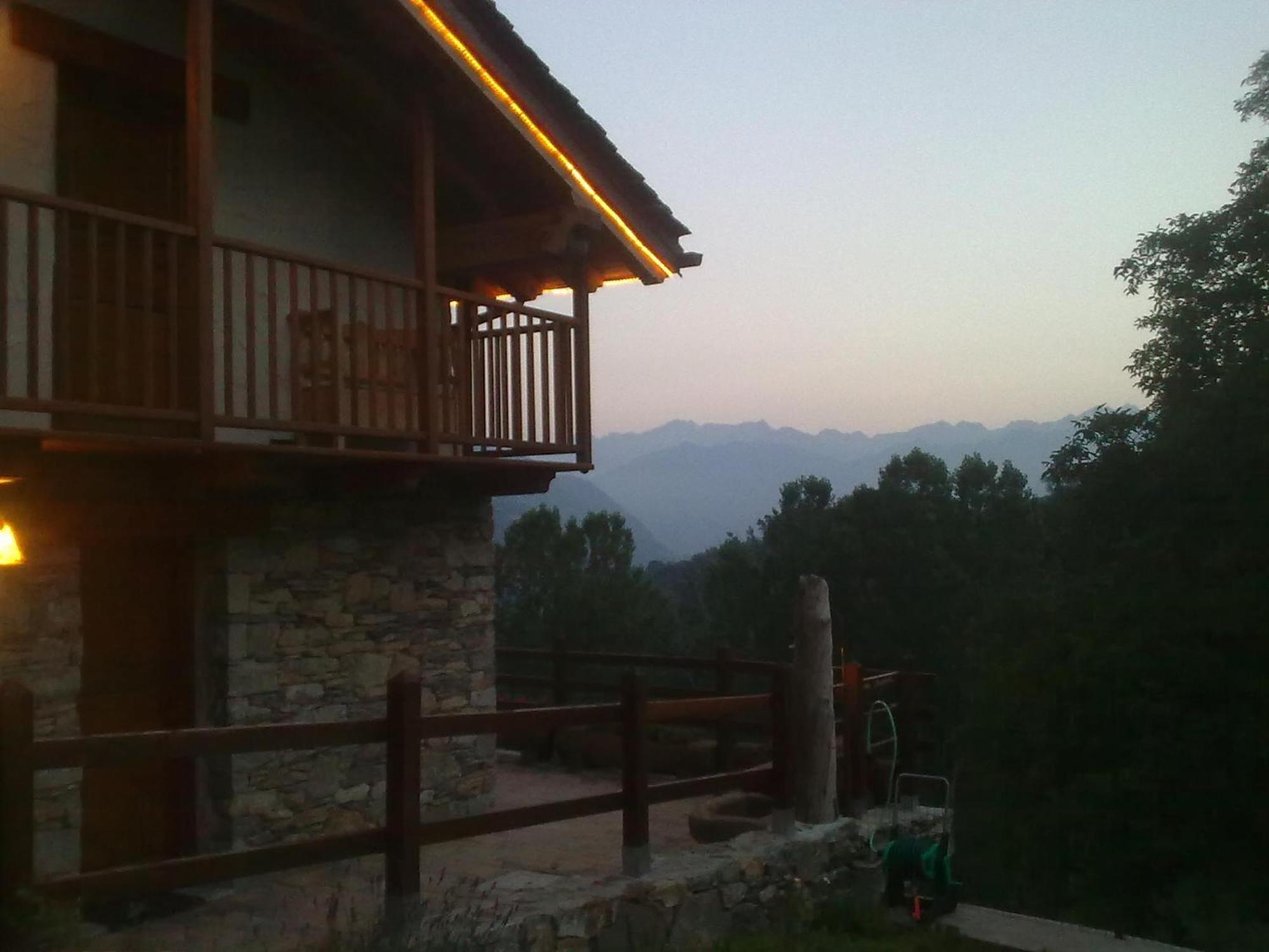 Eco Chalet Maison Dominique Challand-Saint-Anselme Zewnętrze zdjęcie