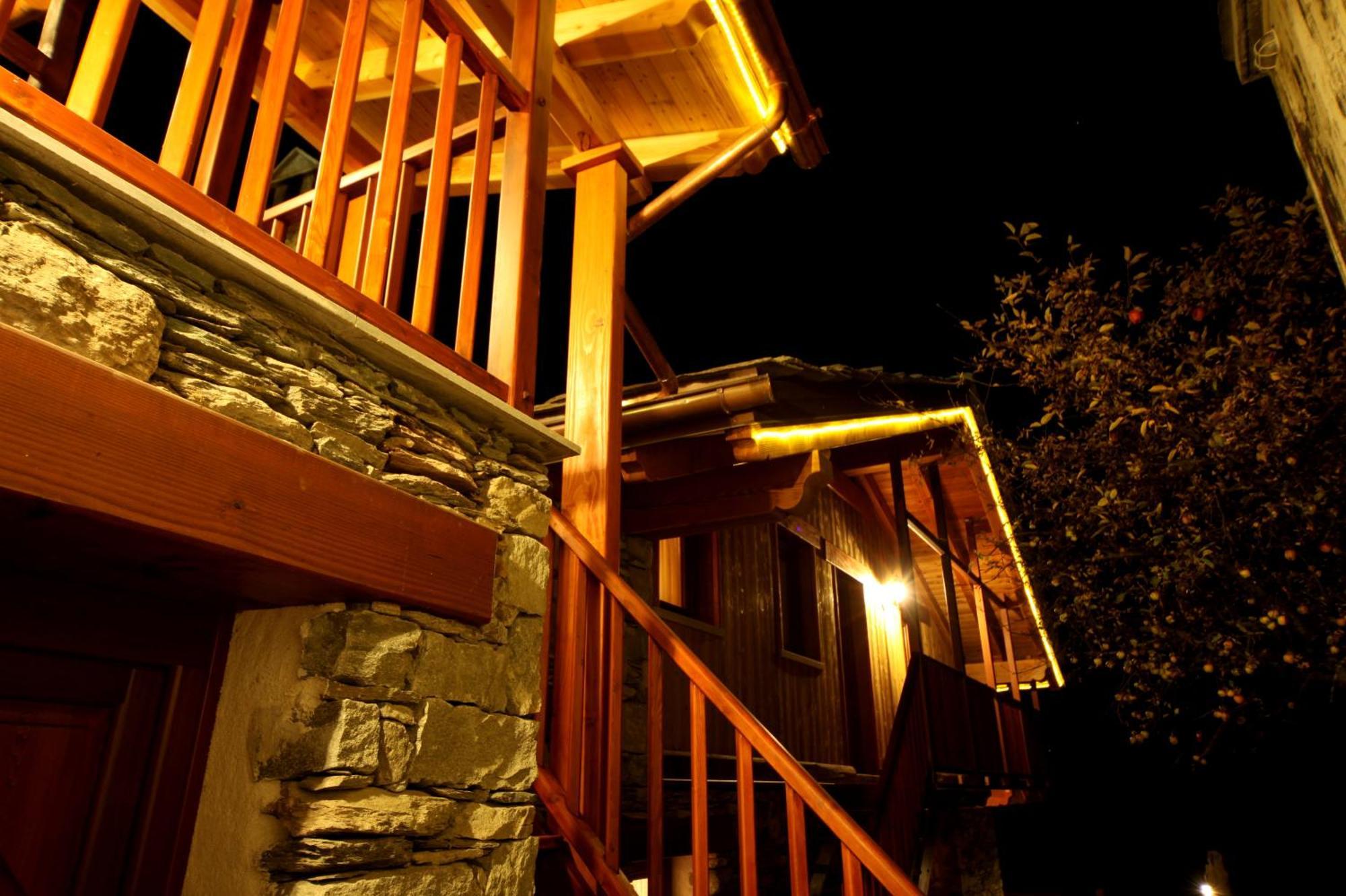 Eco Chalet Maison Dominique Challand-Saint-Anselme Zewnętrze zdjęcie
