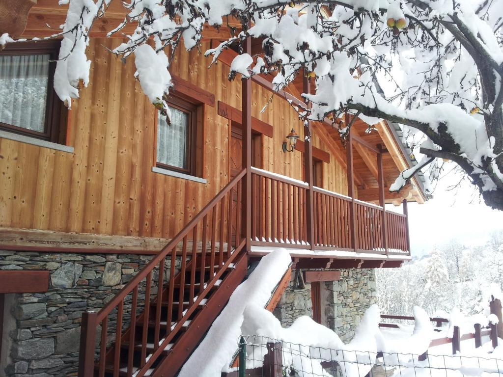 Eco Chalet Maison Dominique Challand-Saint-Anselme Zewnętrze zdjęcie