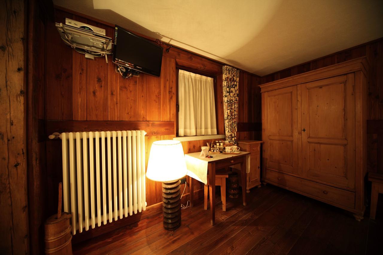 Eco Chalet Maison Dominique Challand-Saint-Anselme Zewnętrze zdjęcie